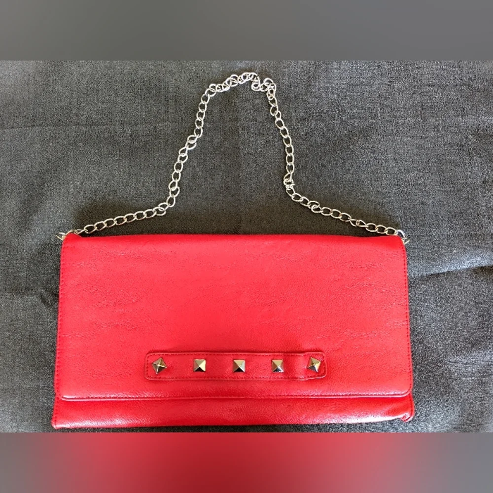 Betsy Johnson Red Studded Chain Envelope Shoulder Bag - Picture 2 of 5